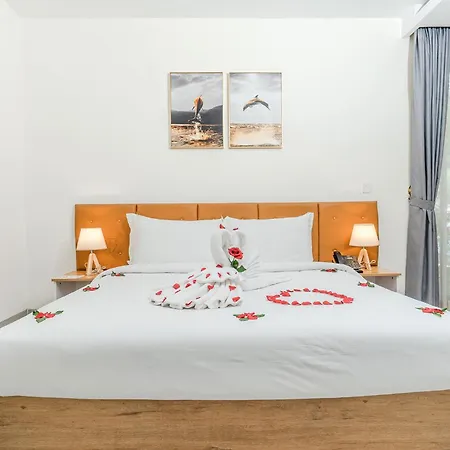 Sea Breeze Hotel & Villa-3